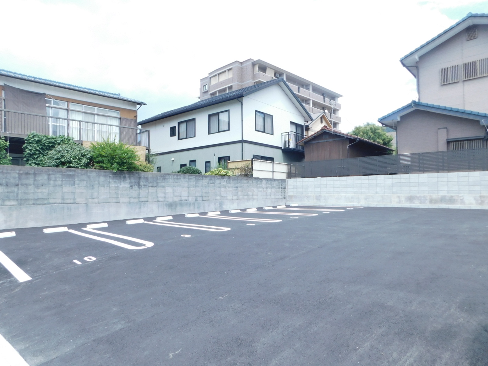 ラウンドシティ足原 1870