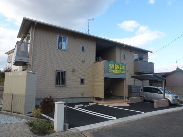 ビックフィールド高坊 97973379479