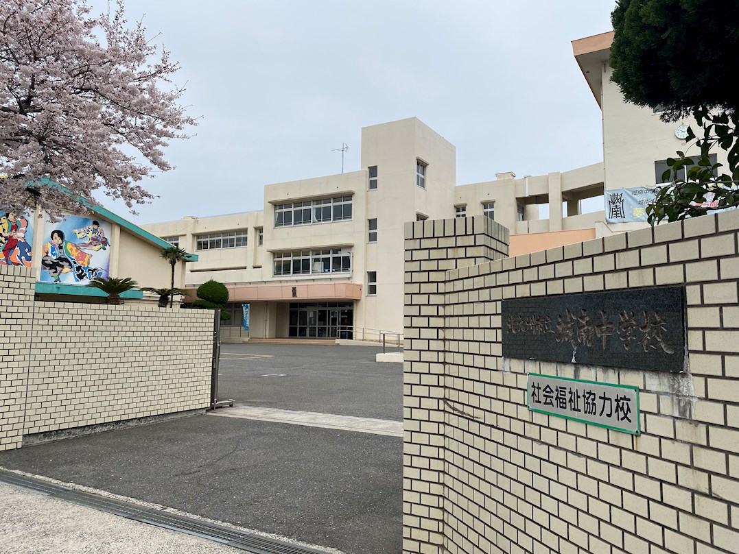 ヴァルト片野駅前（旧オリエンタル片野駅前） 中学校