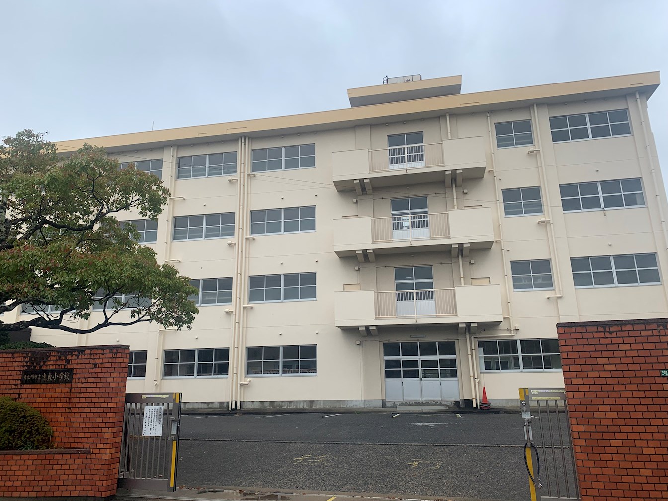 プリメーラ藤原 小学校