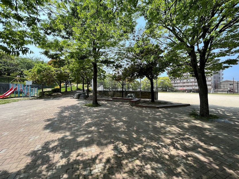 D-roomK＆Y　穴生 穴生公園