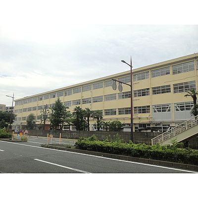 ファミール・ナカガワ 北九州市立足立中学校
