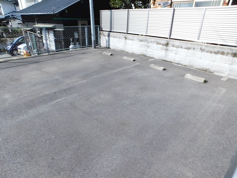 小島ハイツ 駐車場