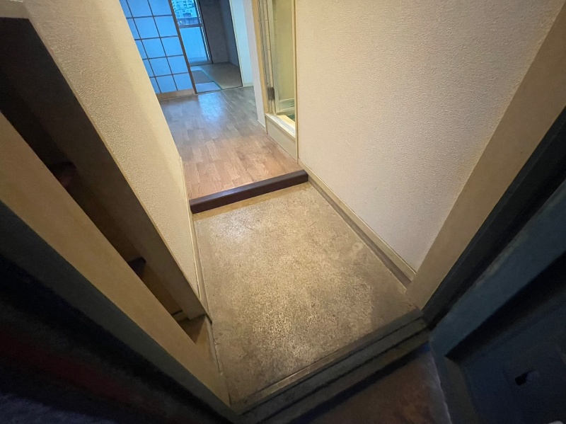 ハイツ下到津 玄関