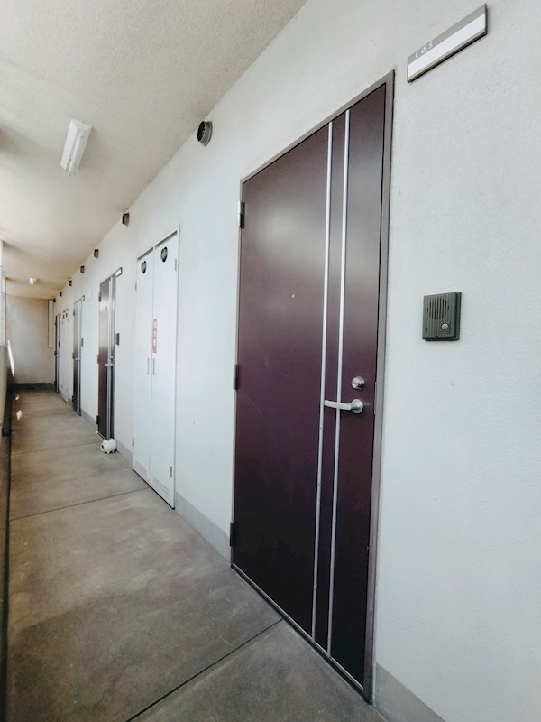 吉野町ワンルームマンション エントランス