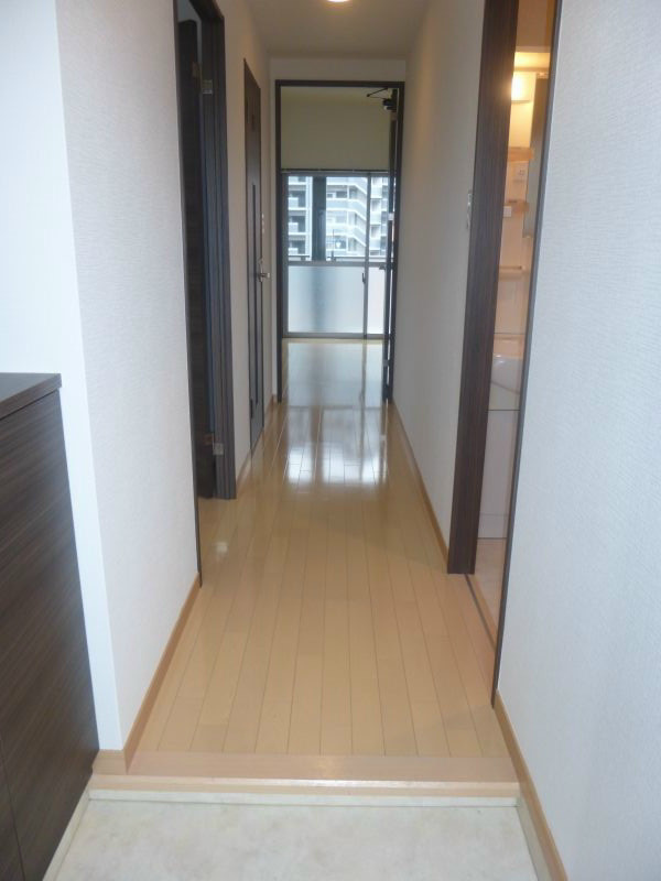 アヴァンセ片野グランデ 玄関