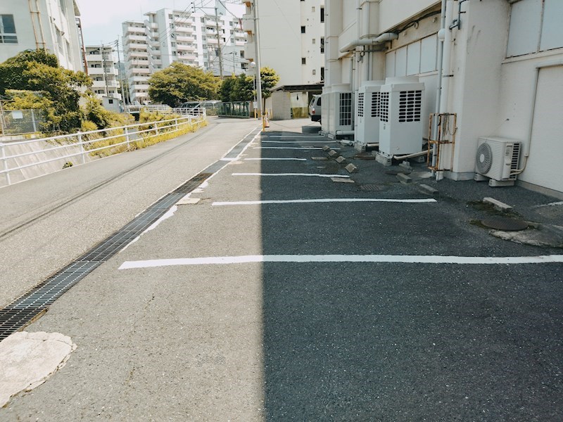 関門スカイプラザビル 駐車場