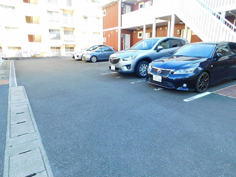 カノン 駐車場
