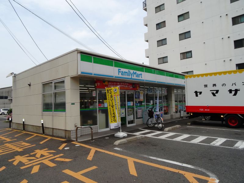 大下ビル  ﾌｧﾐﾘｰﾏｰﾄ 小倉中津口店