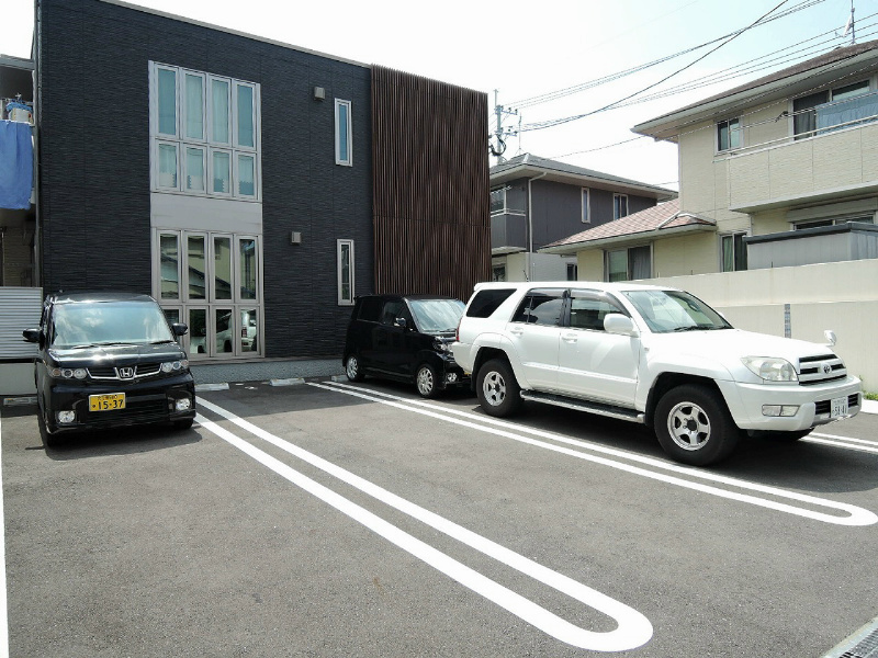 GRACE 駐車場