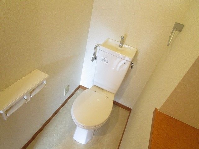 ニューリバー三萩野 トイレ