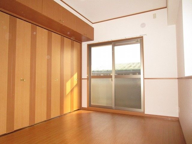 ニューリバー三萩野 ベッドルーム