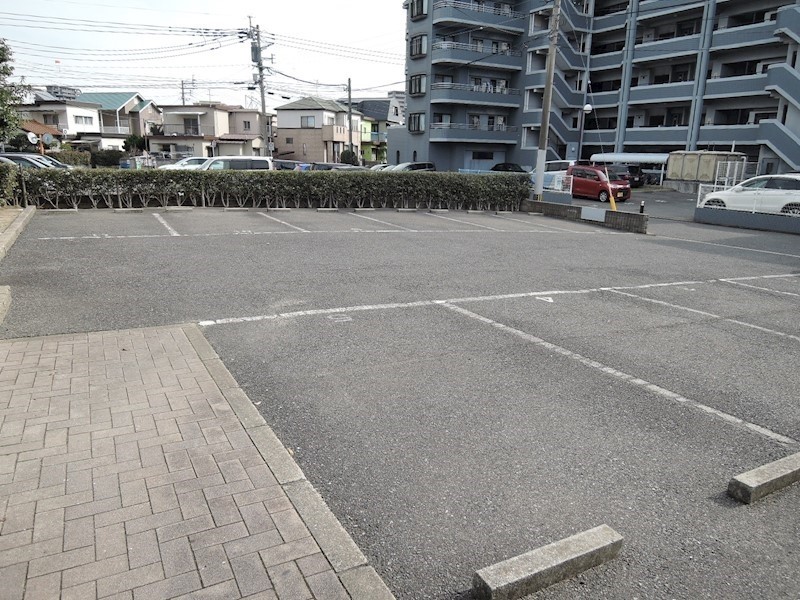 アヴェニールせいわ 駐車場