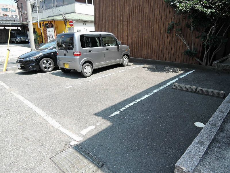 アバン　セ　シェル 駐車場