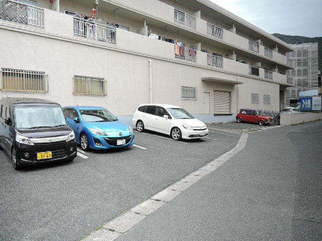 CVビル小倉 駐車場