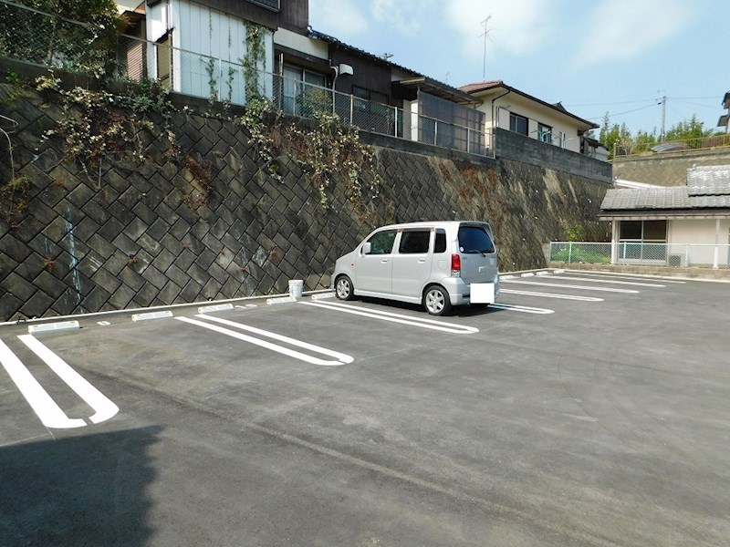 アカイユⅢ 駐車場