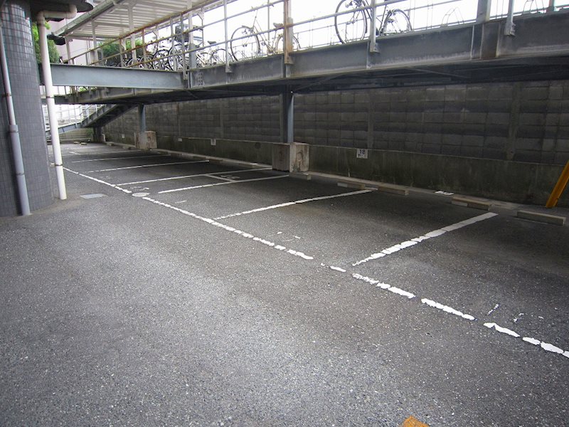 ニューサンリバー7番館 駐車場