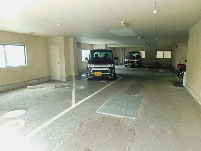 堀田ビル 駐車場