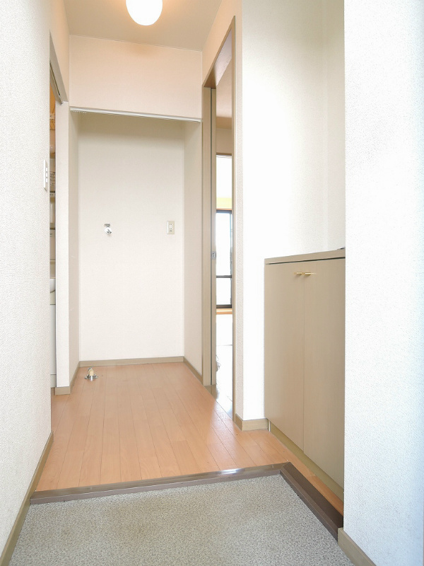 ビーライン中井口Ⅱ 玄関