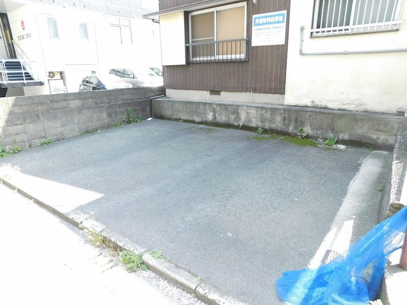 コーポたかみ 駐車場