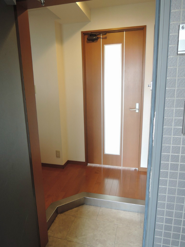 レジェンド砂津 玄関