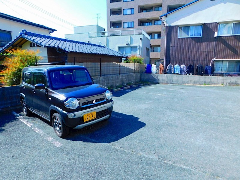 ウィンディアK 駐車場