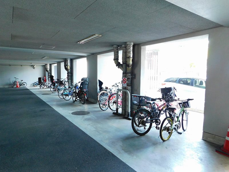 シャトレ大手町Ｎ棟 駐車場