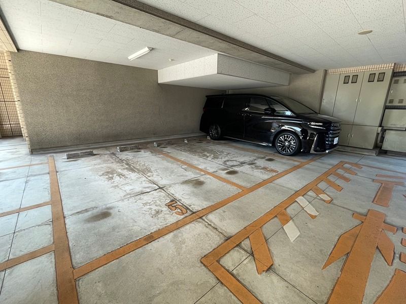 ニューサンリバー12番館 駐車場