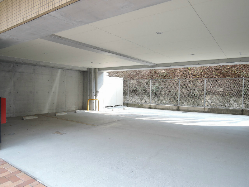アベニュー小倉ウエスト 敷地内に駐車場あります♪