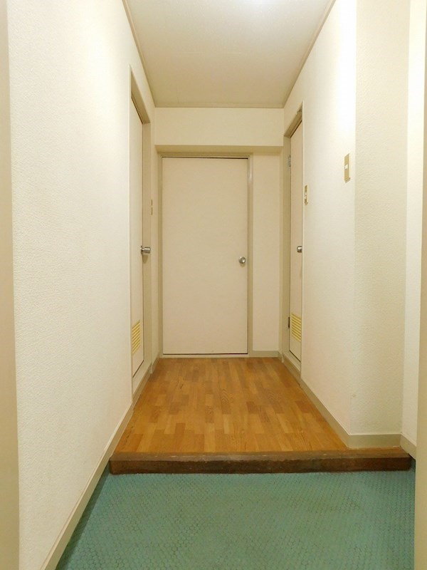 第一興産戸畑ビル 玄関