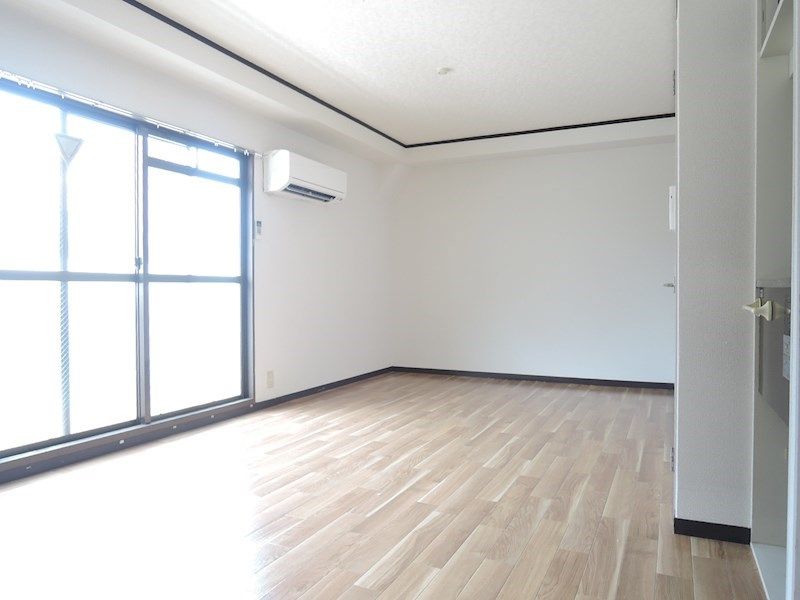 小林ビル ベッドルーム