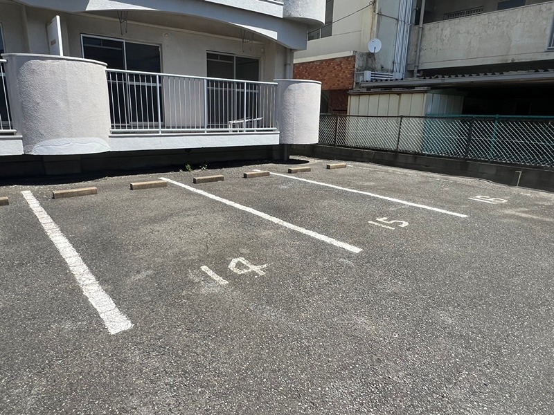 ハイツ山田 駐車場