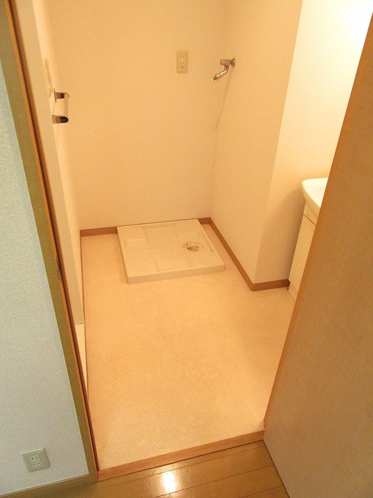 ニューシティアパートメンツ南小倉I 洗面所