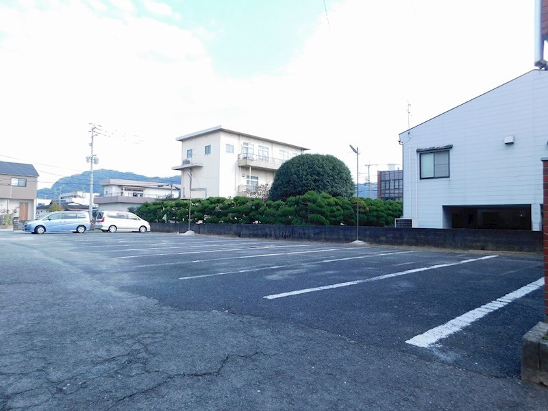 松村コーポ 駐車場
