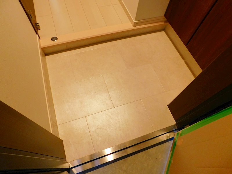 THE SQUARE Platinum Residence 玄関