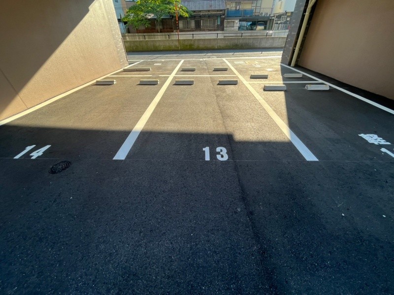 Studie 小倉離宮 駐車場