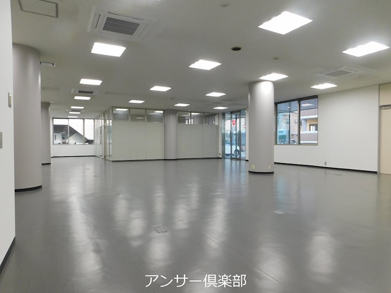 U＆Iビル 玄関