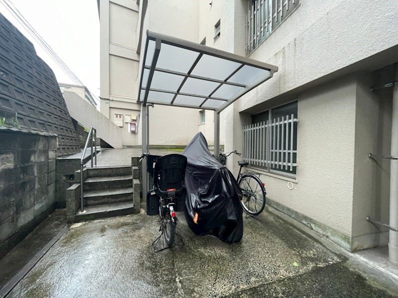 リ・エクラ 駐輪場