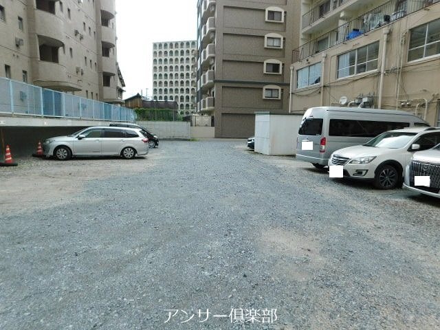 第三白石ビル 駐車場