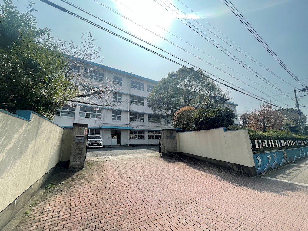パークハイツ南王子F 北九州市立熊西小学校