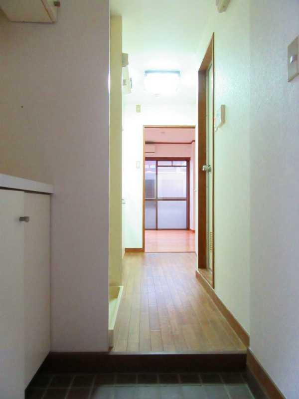 プレアール南小倉 玄関
