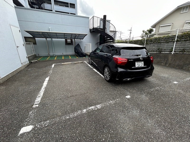 第七泰平ビル 駐車場