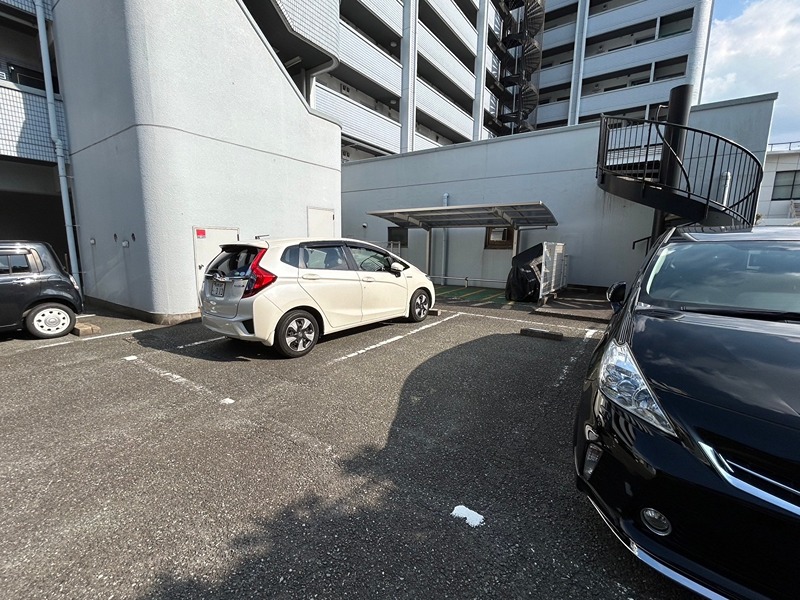 第七泰平ビル 駐車場