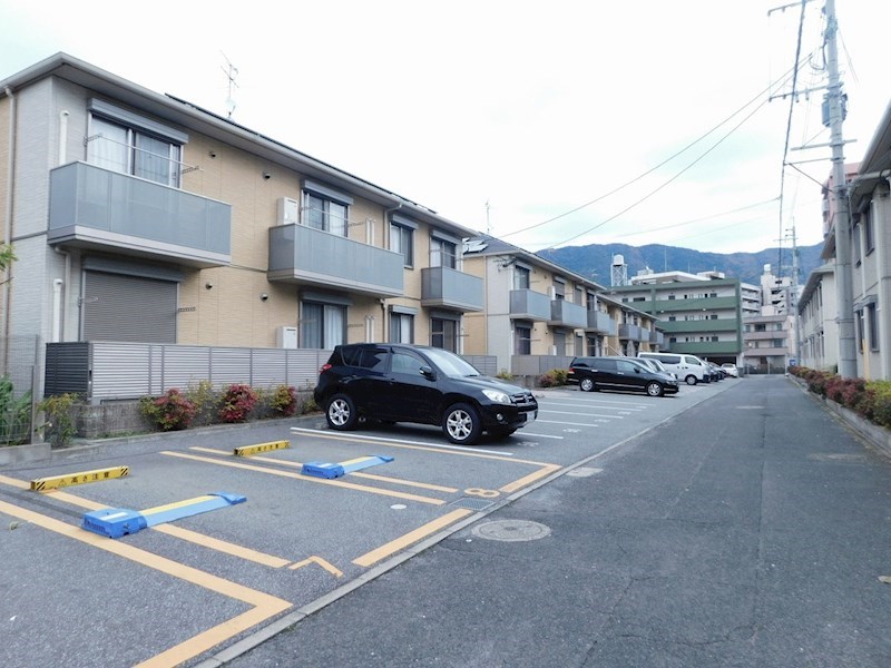 クラヴィエ三萩野F 駐車場
