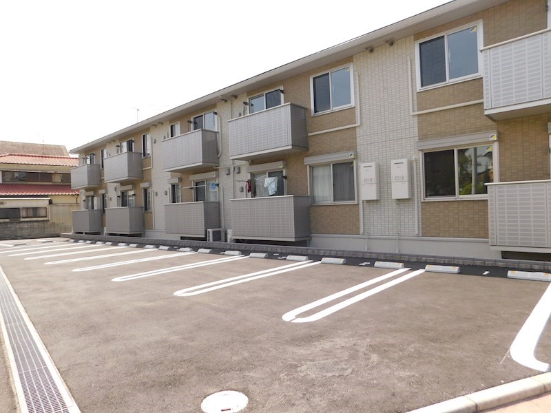 シーズンさくらB棟 駐車場
