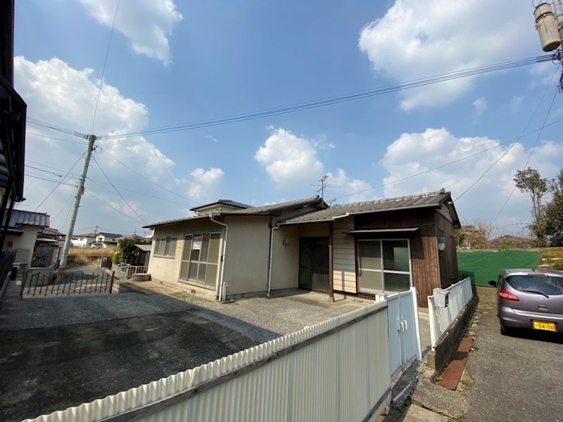 湯川新町3丁目貸家 外観