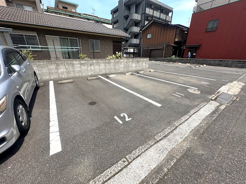 木村アパート 駐車場