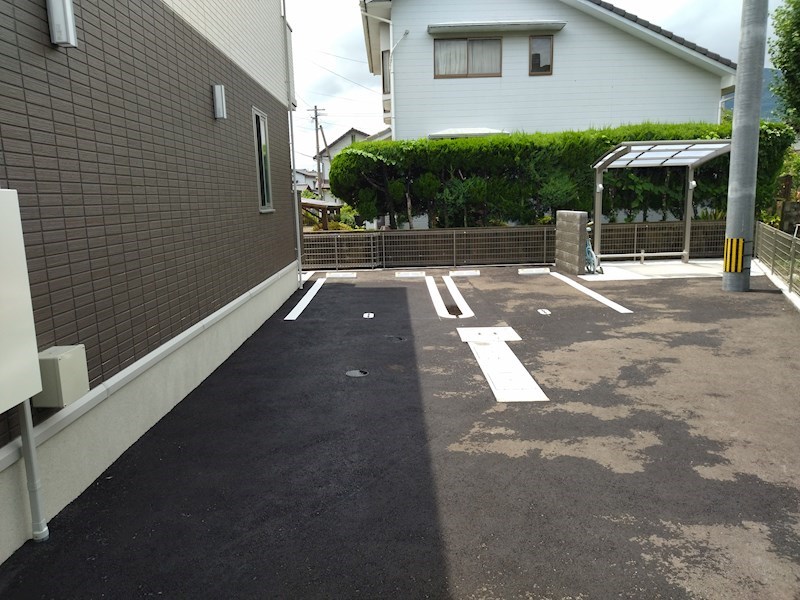 キララC 駐車場