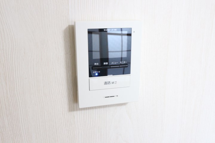 グッタープラッツ緑ヶ丘１番館 来客を確認できるモニター付インターフォン完備☆