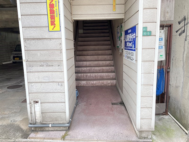 小林ビル エントランス